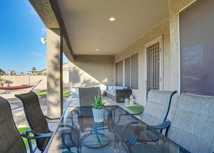 Holiday home Group Getaway W/ Pool & Putting *